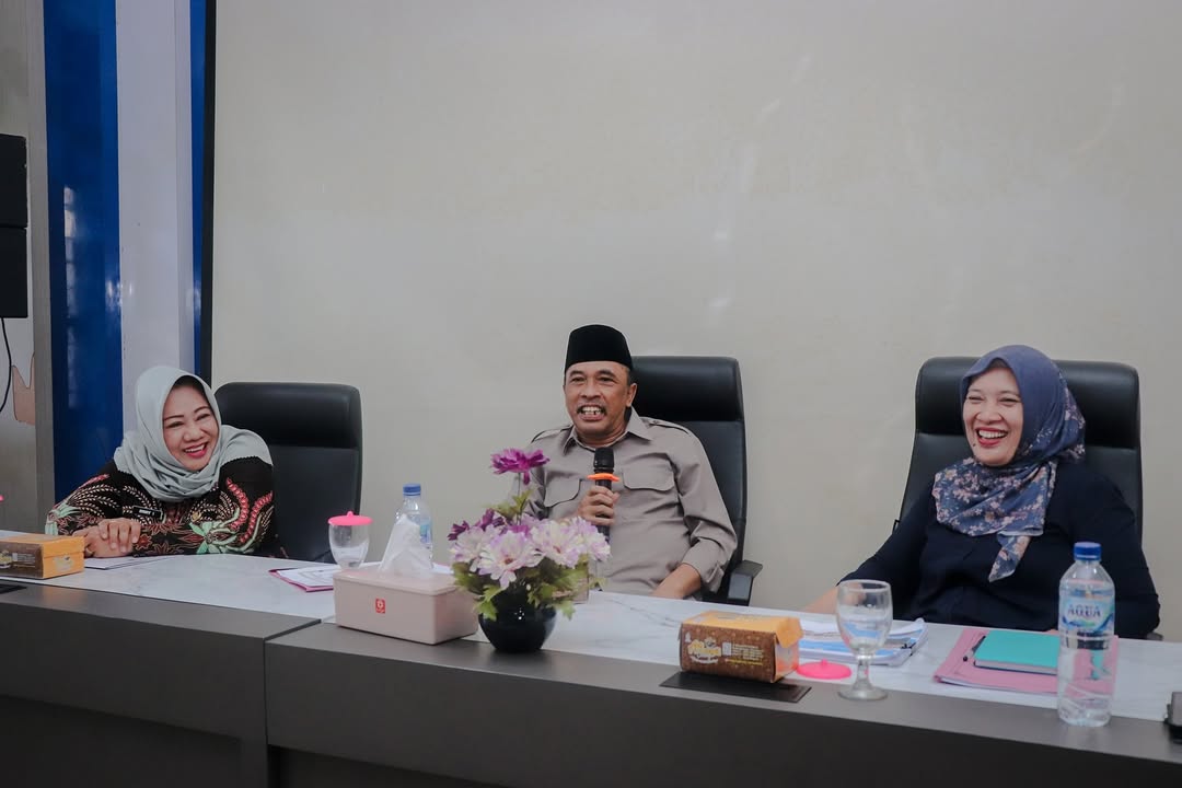 Kebijakan Pelayanan Publik di Kabupaten Banyumas dengan anggota DPRD Kabupaten Banyumas