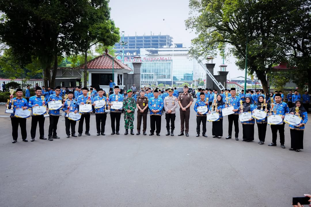 Peringatan Hari Korpri ke-54 di Halaman Pendopo Si Panji menjadi momen refleksi sekaligus penguatan komitmen para ASN Banyumas